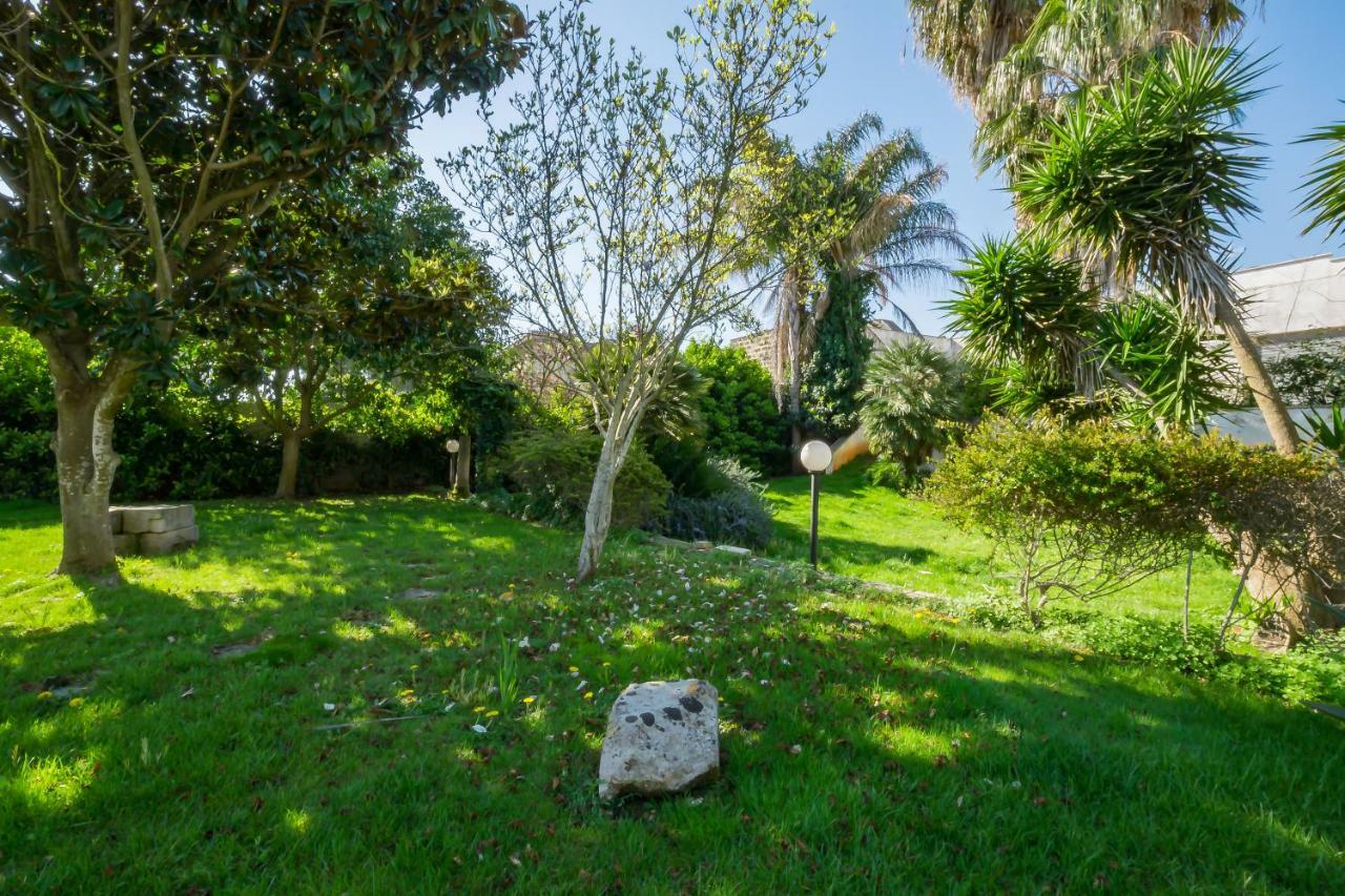 Bed and Breakfast Palazzo Ashian Acquarica del Capo Exterior foto