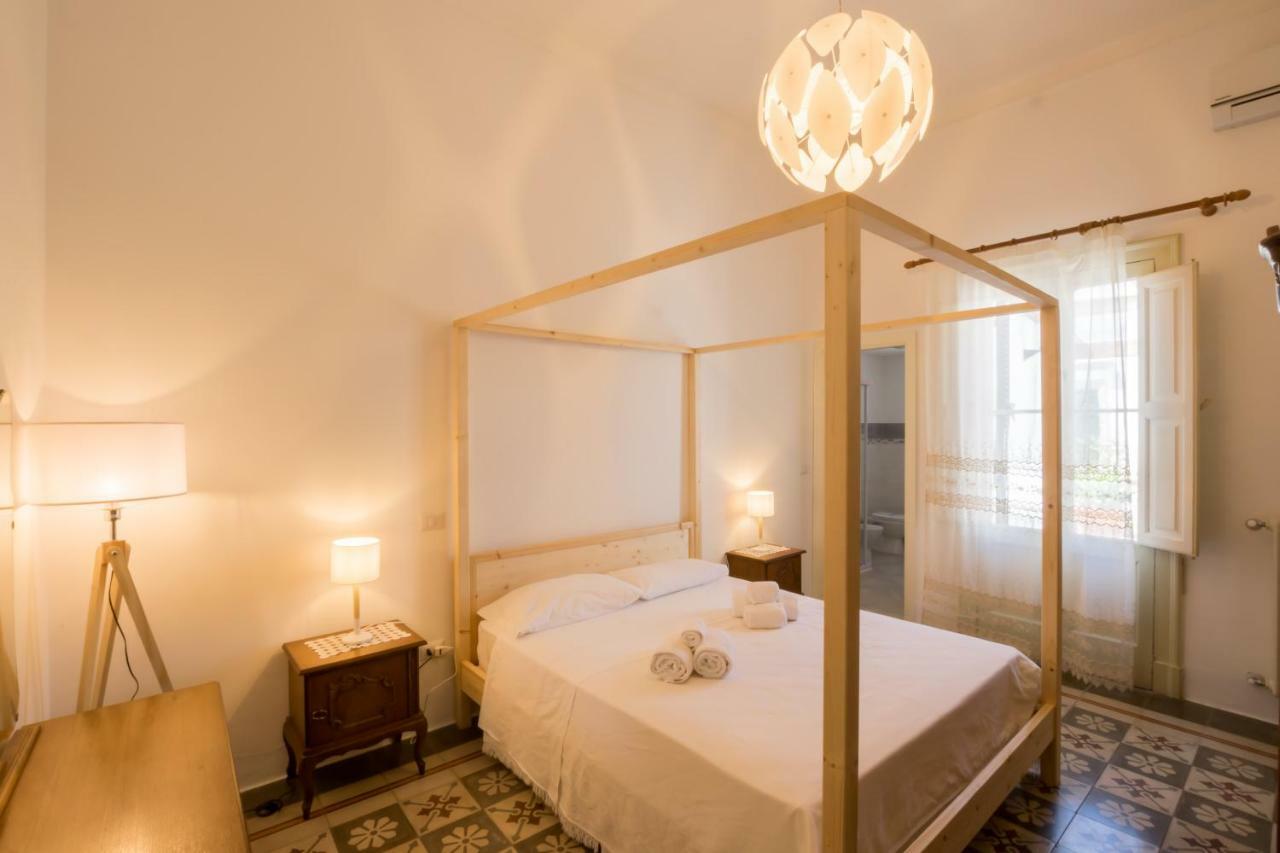Bed and Breakfast Palazzo Ashian Acquarica del Capo Exterior foto